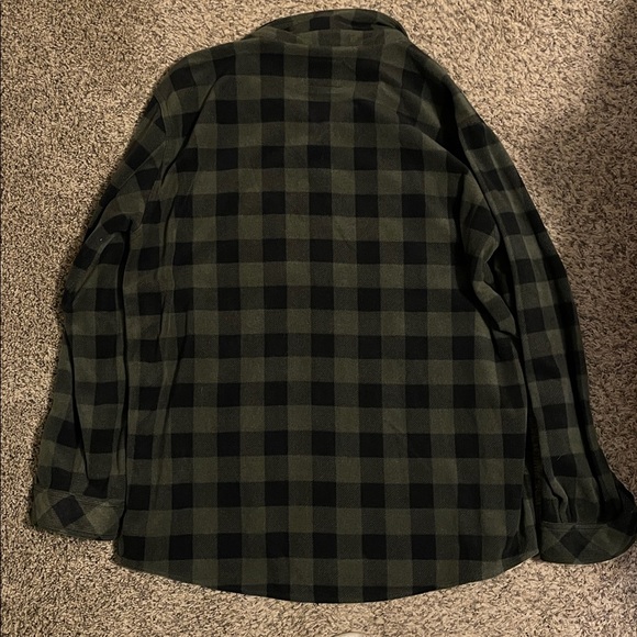Men’s Legendary Whitetails plaid flannel button up shirt - Picture 6 of 6